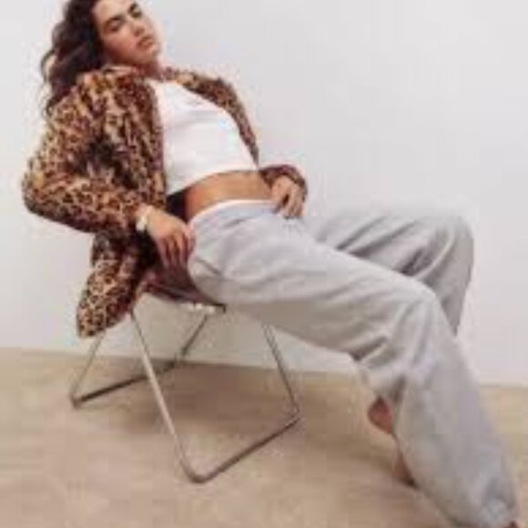 NWOT reformation skye boyfriend organic cotton sweatpants mid rise - Picture 4 of 8